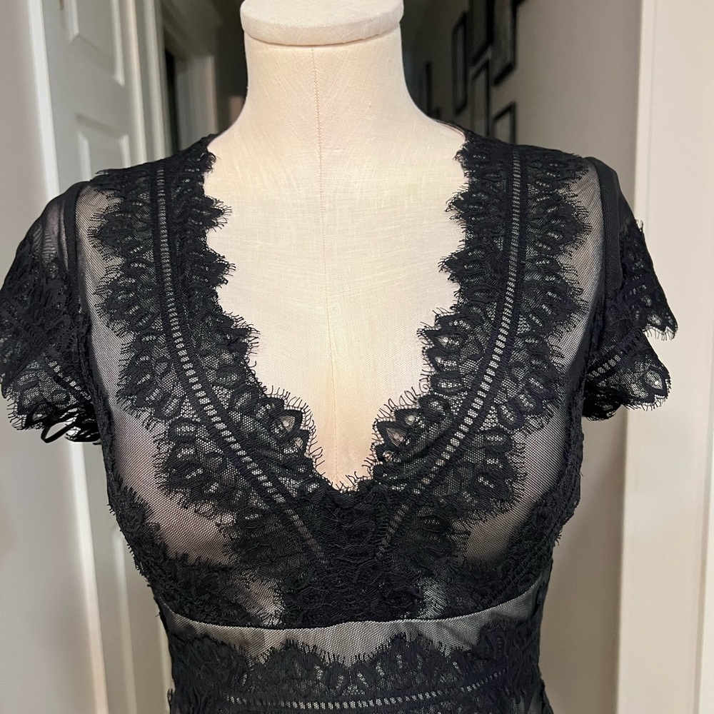 JS Collections black lace over cream lining short sleeve stunning dress - Picture 4 of 17
